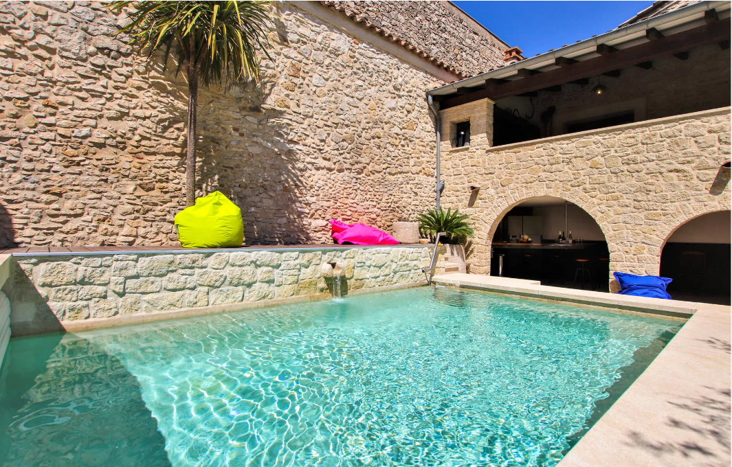 Maison-Bourg-Saint-Andeol-REF7539635