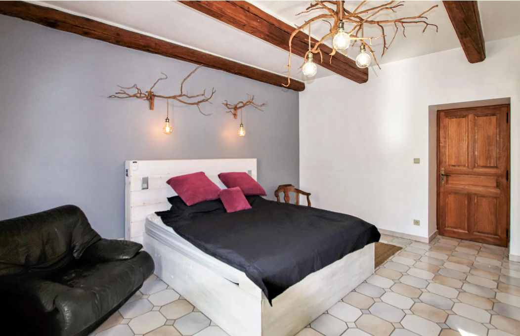 Maison-Bourg-Saint-Andeol-REF7539635