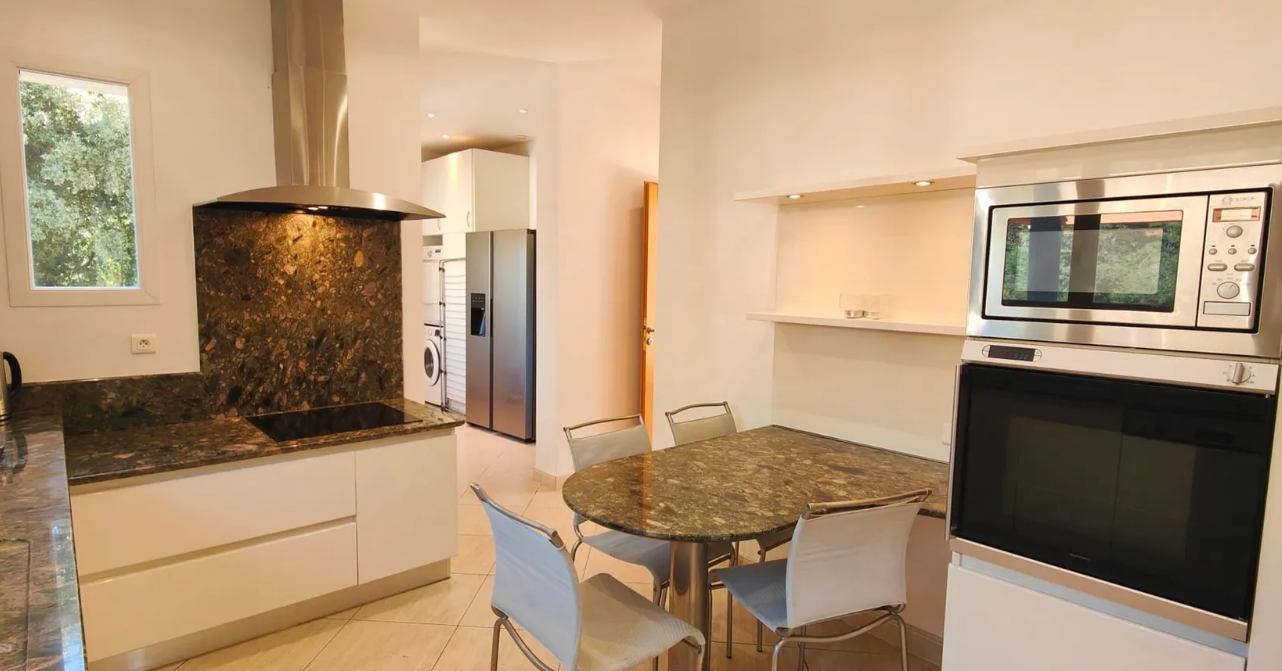 Maison-Saint-Raphael-REF6767596