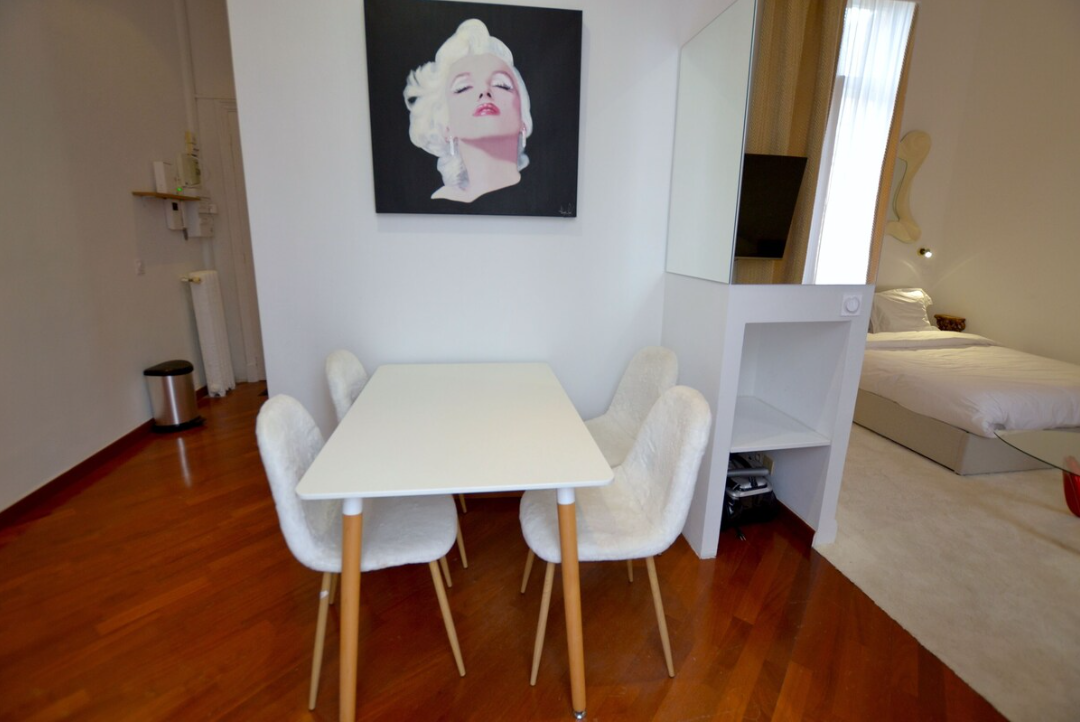 Studio-Monaco-REF7418526